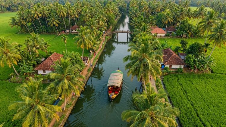 Shikara ride in Alleppey